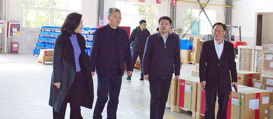 長(zhǎng)豐縣政協(xié)主席俞成山、崗集鎮(zhèn)黨委書(shū)記何偉華一行走訪(fǎng)調(diào)研得潤(rùn)電氣