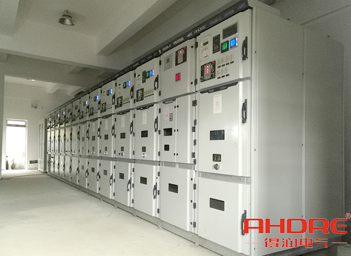 鳳陽珍珠水泥10KV高壓柜現(xiàn)場 (2).jpg 鳳陽珍珠水泥10KV高壓柜現(xiàn)場 (2).jpg