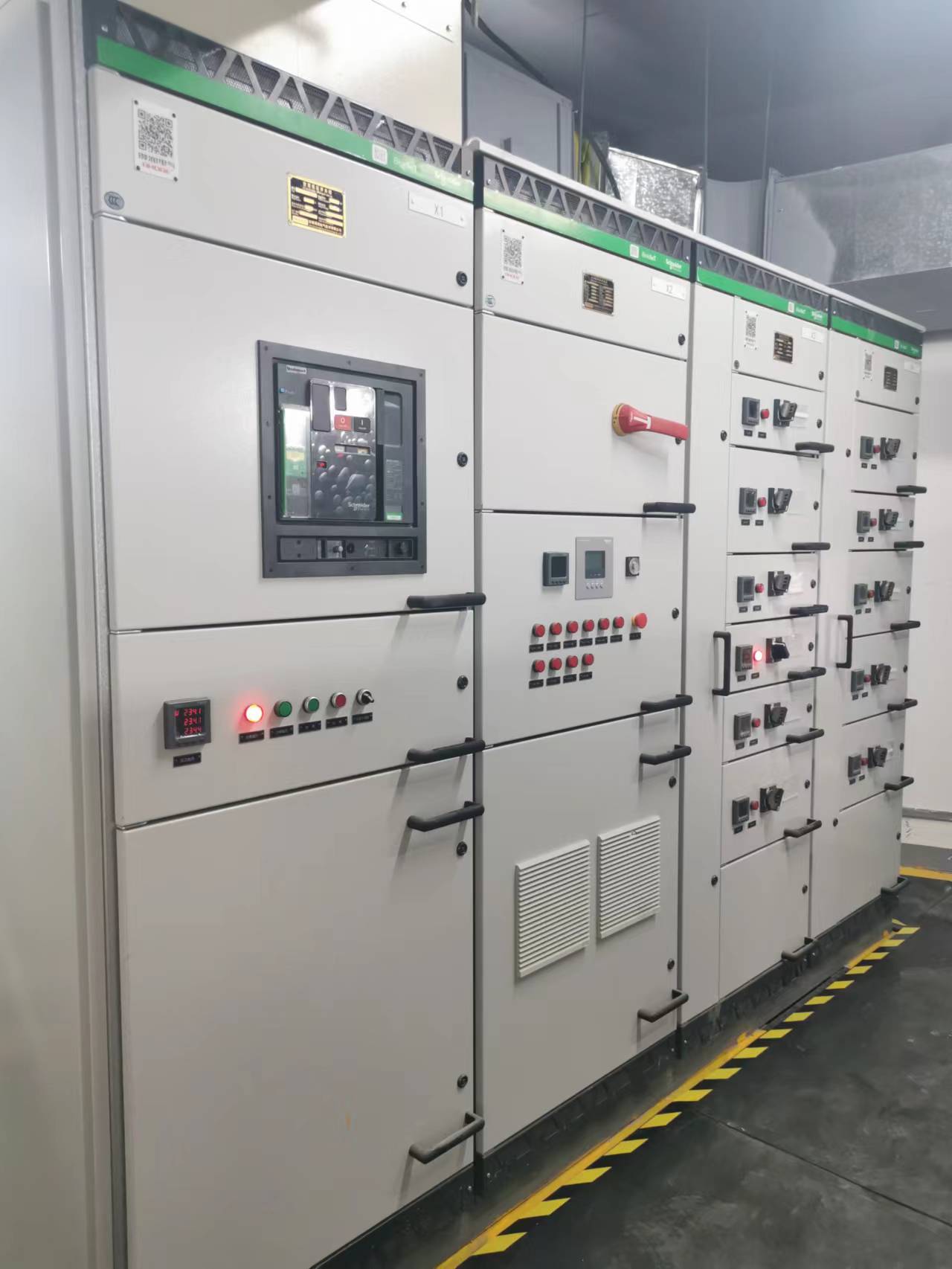 施耐德B柜醫(yī)院現(xiàn)場 施耐德B柜醫(yī)院現(xiàn)場