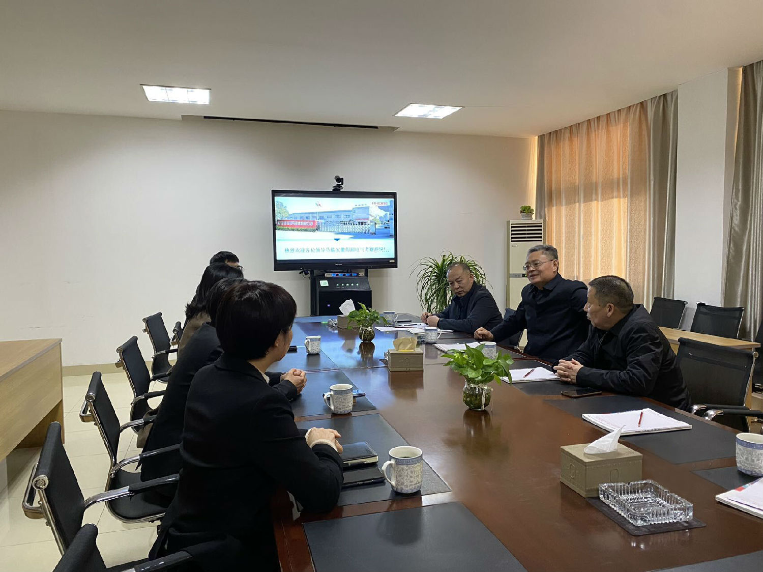 長(zhǎng)豐縣政協(xié)主席俞成山一行蒞臨得潤(rùn)電氣走訪調(diào)研 長(zhǎng)豐縣政協(xié)主席俞成山一行蒞臨得潤(rùn)電氣走訪調(diào)研