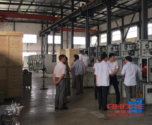 安徽得潤(rùn)電氣 專(zhuān)注開(kāi)關(guān)柜配電箱行業(yè)30年 研發(fā) 生產(chǎn) 調(diào)試 電話(huà)：400-0551-777 qq：3176885416