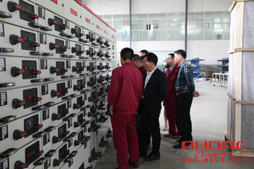 得潤(rùn)電氣 低壓開關(guān)柜 無功補(bǔ)償 聯(lián)系電話：400-0551-777 qq：3176884516