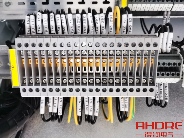 端子排的號(hào)碼管.jpg 端子排的號(hào)碼管.jpg