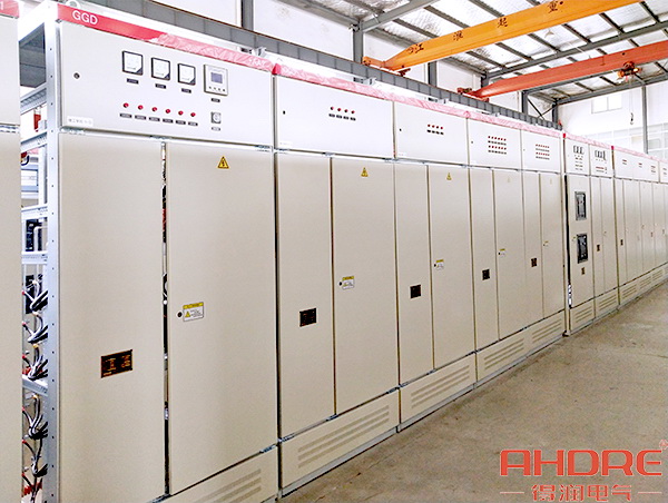 GGD低壓抽屜式開(kāi)關(guān)柜.jpg GGD低壓抽屜式開(kāi)關(guān)柜.jpg