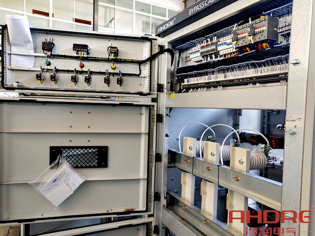 旁路柜儀表室.jpg 旁路柜儀表室.jpg