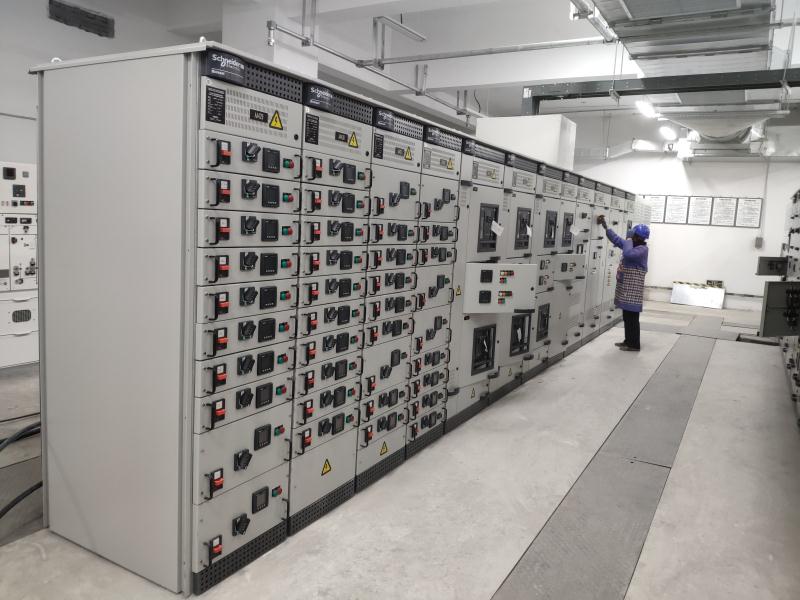 施耐德低壓柜B柜 得潤(rùn)電氣生產(chǎn)