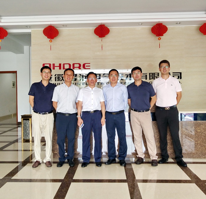 王總與ABB領(lǐng)導(dǎo)進行合影